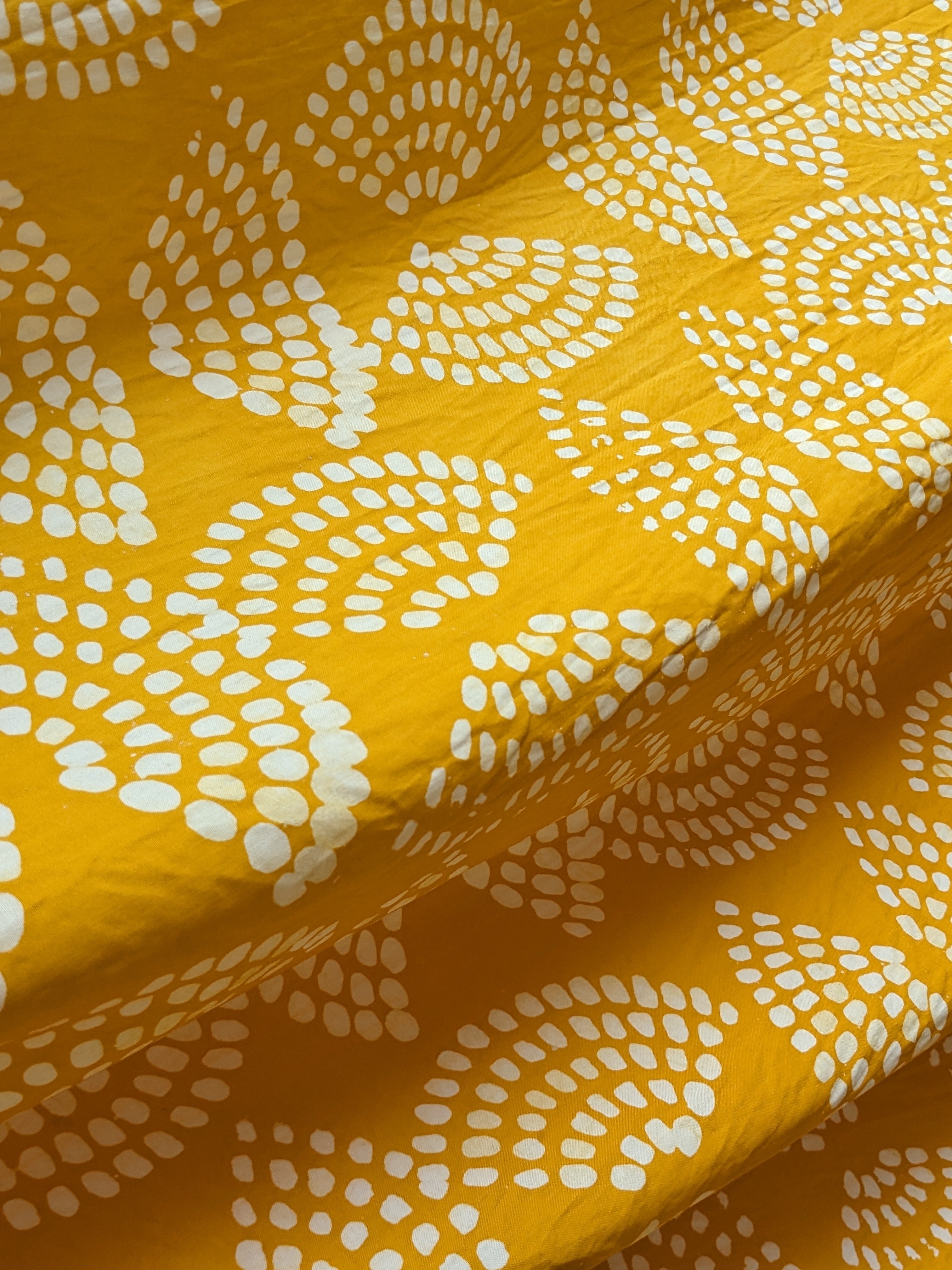 Batik | Tapoli in Gamboge