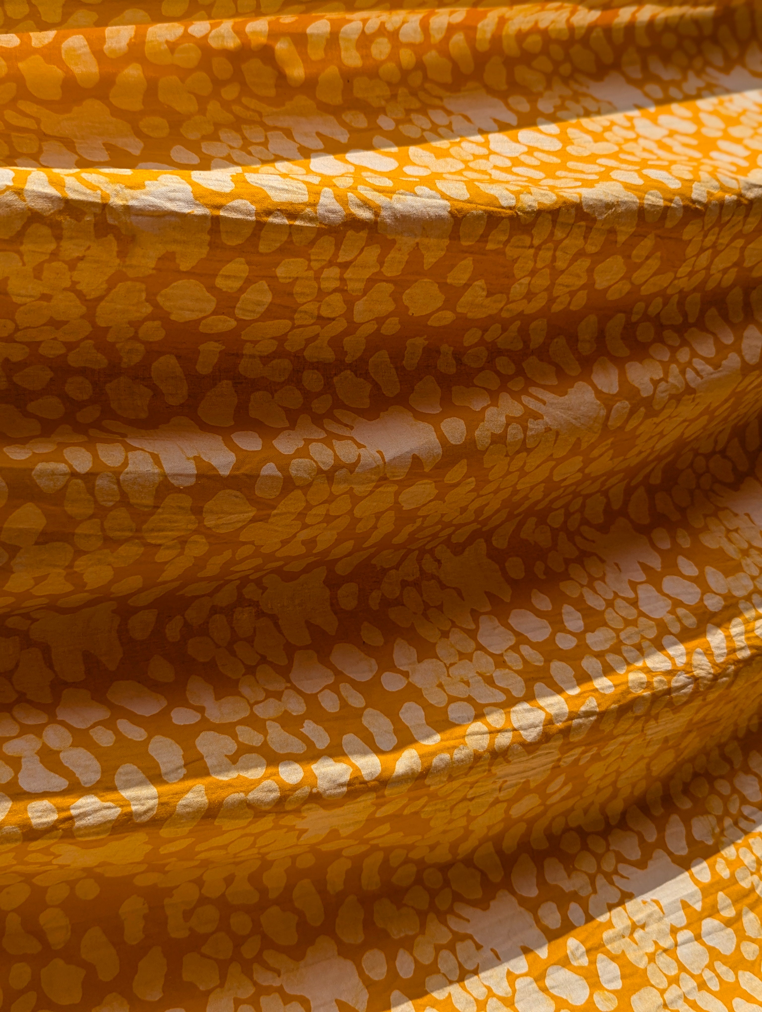 Batik| Gravels in Banana