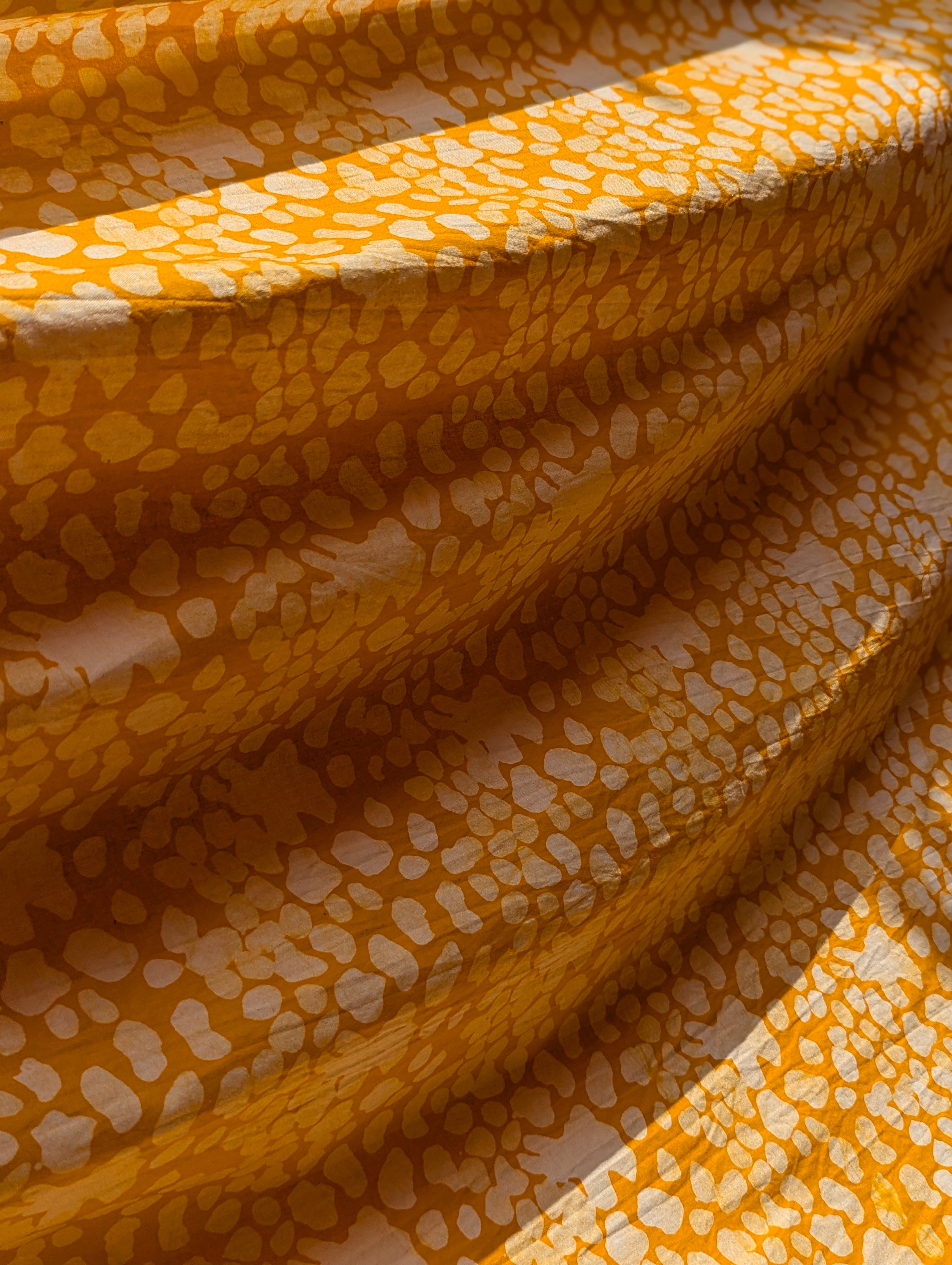 Batik| Gravels in Banana