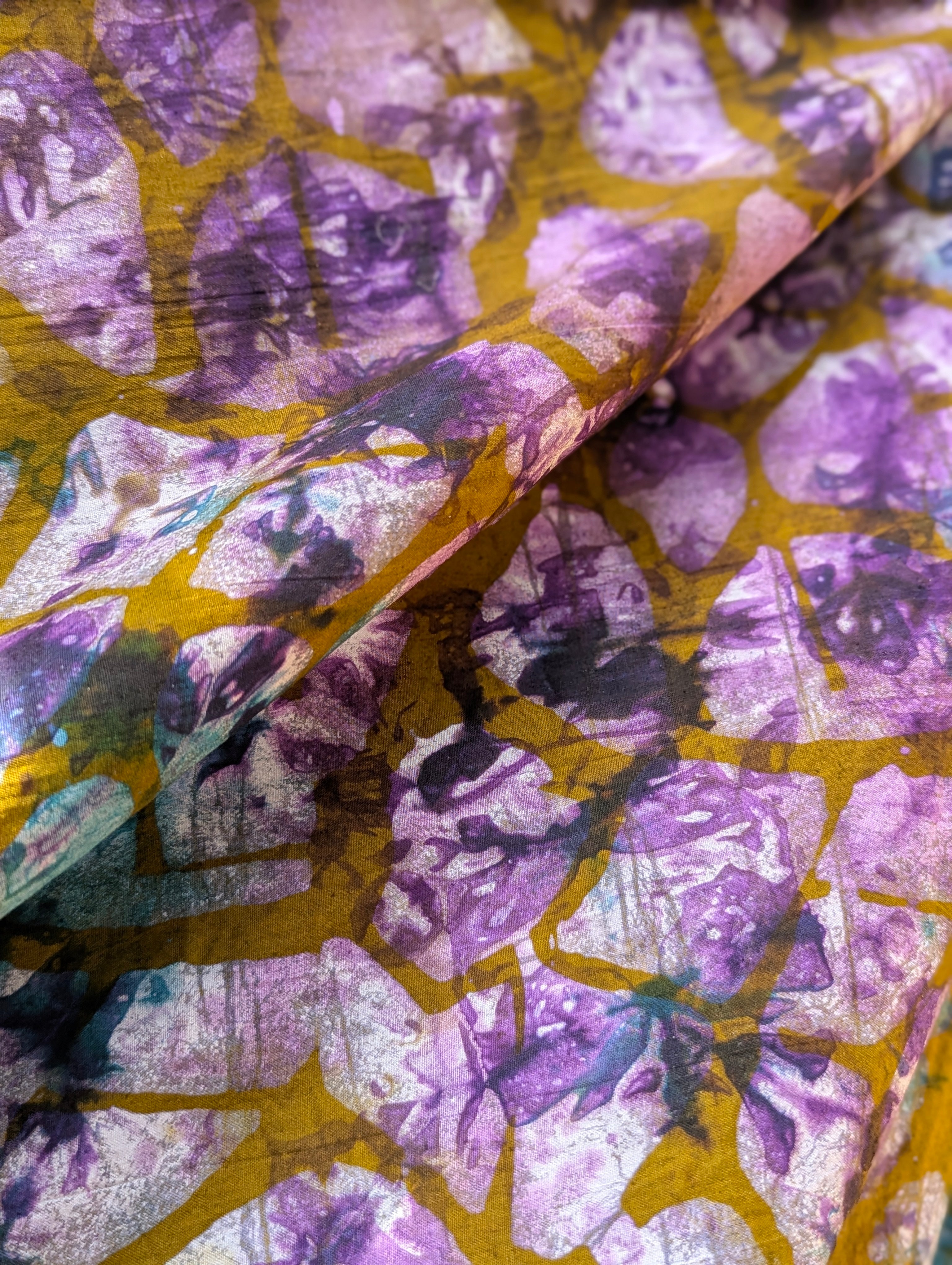Batik | Anowa in Gold