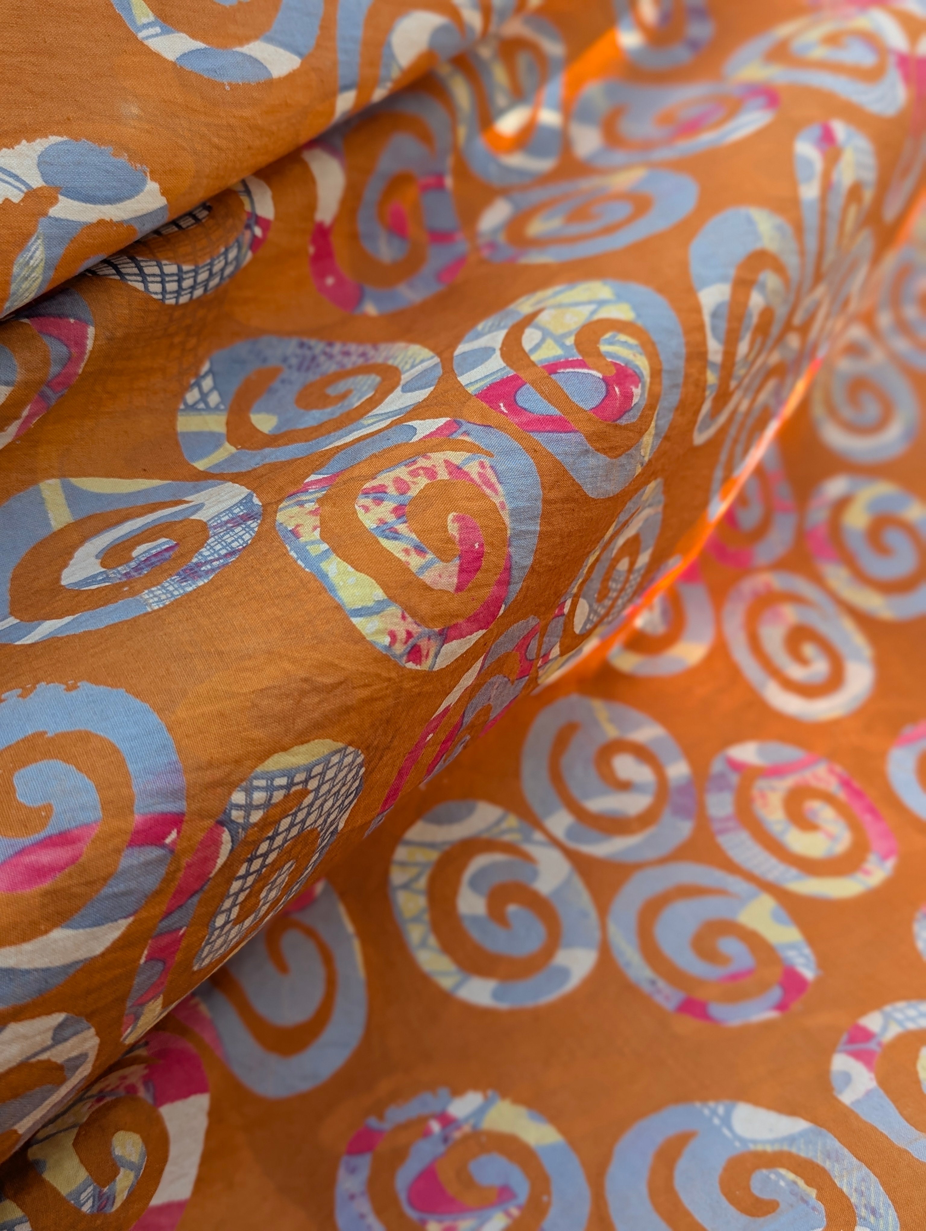 Batik | Coil in Pinky